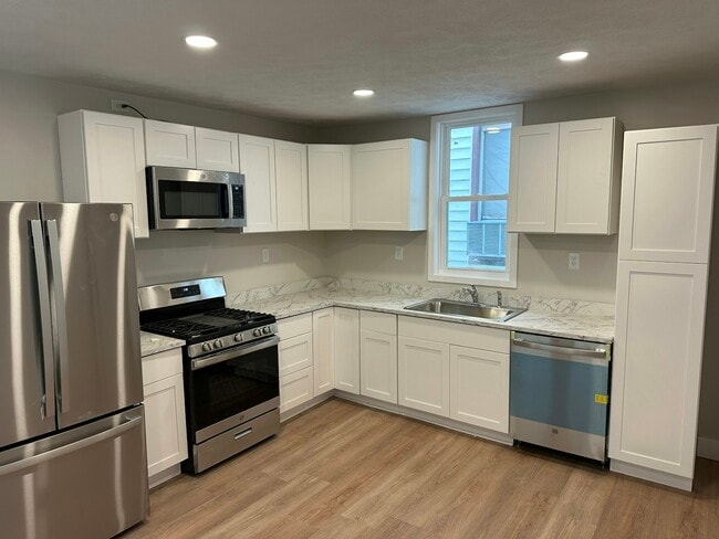 Building Photo - 523 Franklin Ave