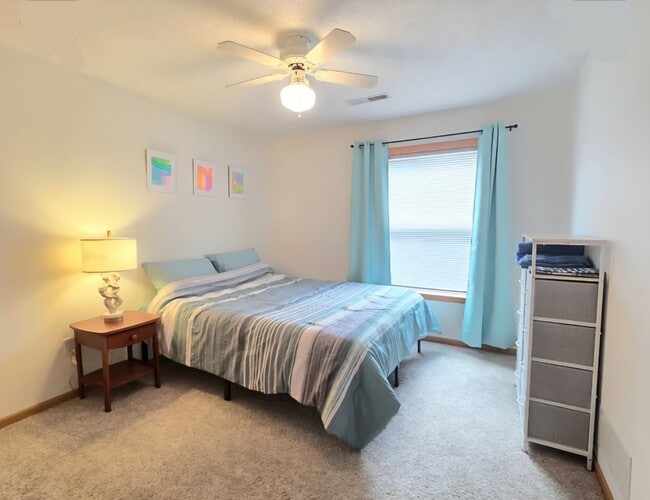 Building Photo - 615 Rachael St