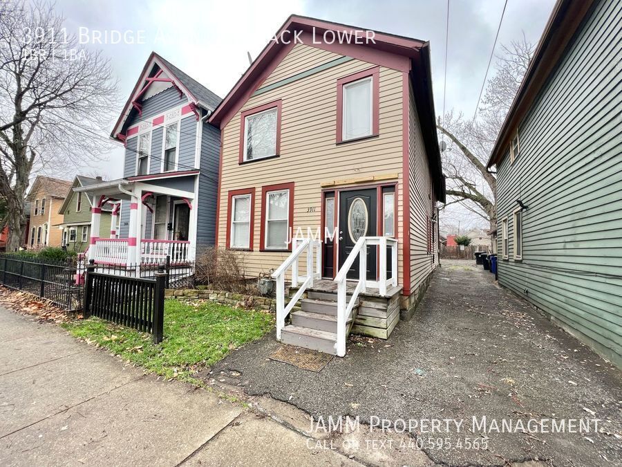 Foto principal - 3911 Bridge Ave