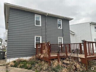 Building Photo - 143 Wesley Ave