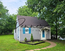 Building Photo - 2406 S Lee's Summit Rd