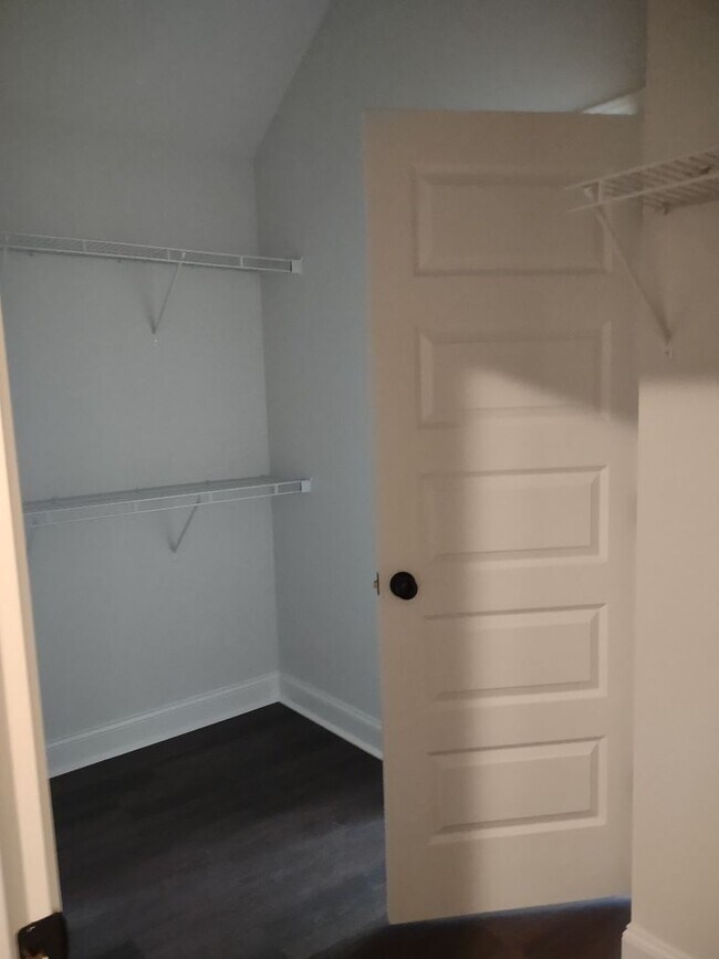 Foto del edificio - MOVE IN SPECIAL!**** 1/2 OF 1ST MONTH RENT...