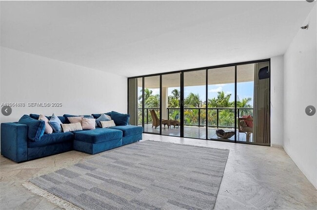 Building Photo - 2575 S Bayshore Dr