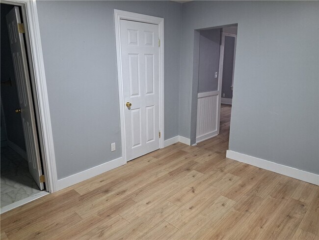 Foto del edificio - 72 Saratoga Ave