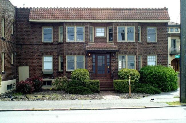Foto del edificio - Shoremont Apartments