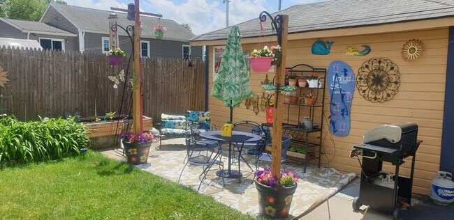 Building Photo - 99 Warwick St