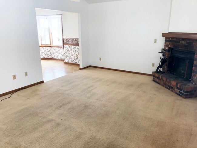 Building Photo - 3 Bedroom, 3 Bath Home With 2-Car Attached Garage In Rothschild
