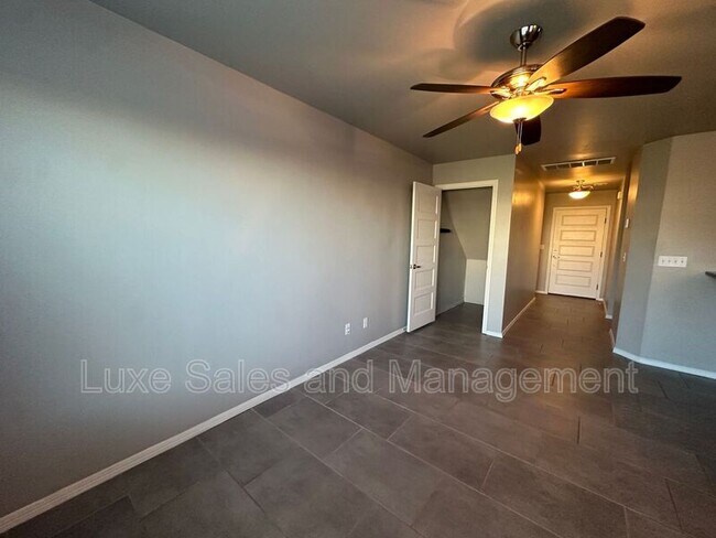 Foto del edificio - 6931 Mayberry Ln