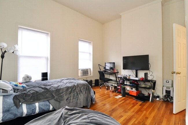 Building Photo - 359 2nd St