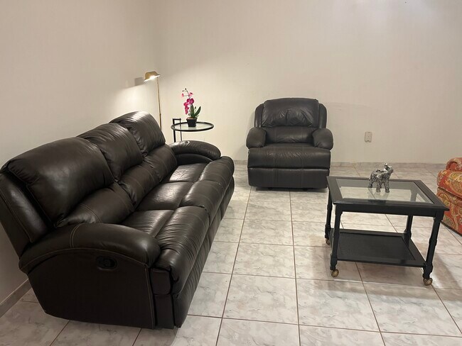 Foto del edificio - 17001 NE 13th Ave