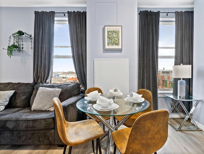 Building Photo - 95 Broadway