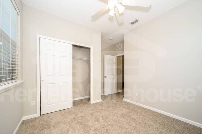 Building Photo - Avaiable now!