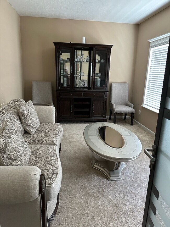 Foto del edificio - Spacious 5BR House in Commercial Point