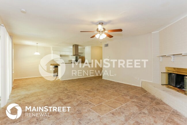 Foto del edificio - 817 Sandalwood Ln