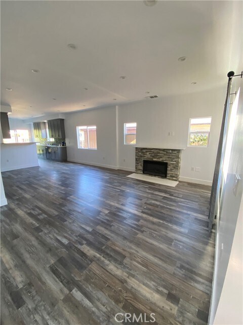 Foto del edificio - 13815 Vanowen St