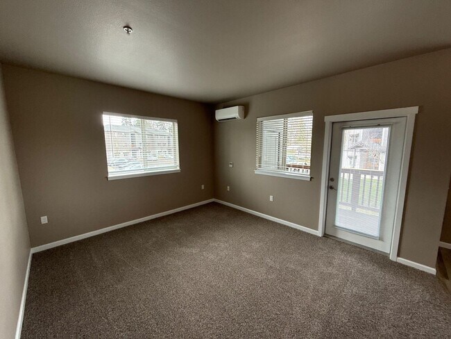 Foto del edificio - 4261 Hawthorne Ave NE