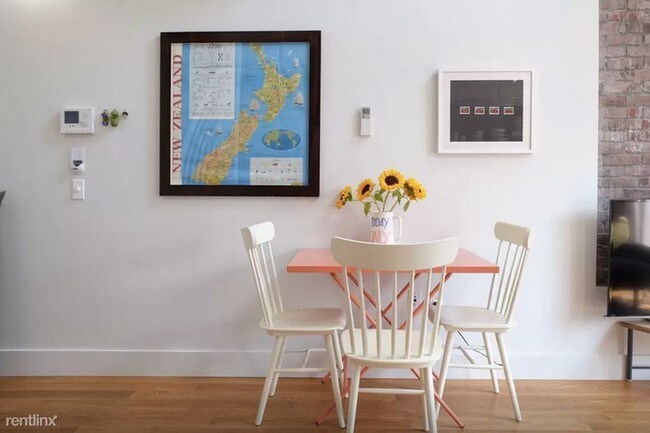 Building Photo - 2 br, 2 bath Apartment - 125 Eagle St