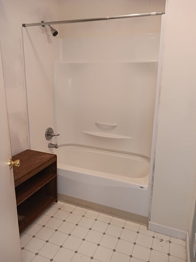 Building Photo - Albany Apartments