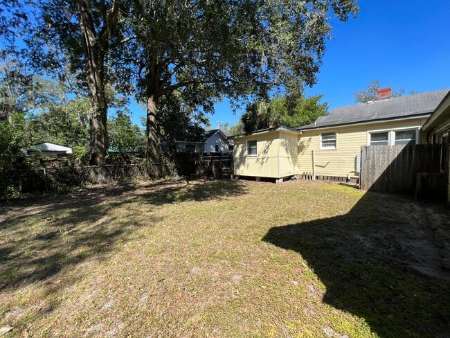 Building Photo - 2119 DeLesseps Ave