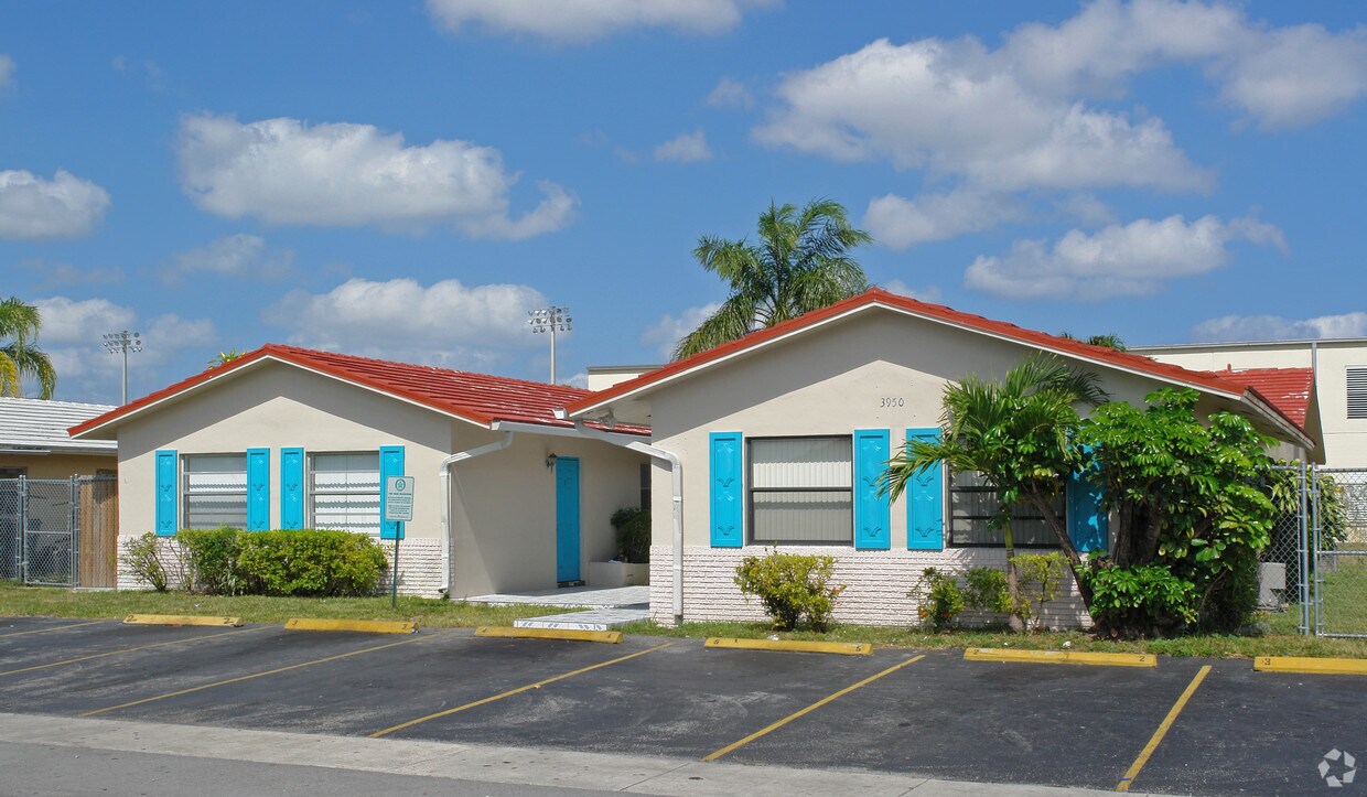 Primary Photo - 3950 NW 30th Ter