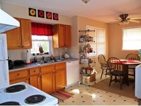 Building Photo - 102 S Hillsdale Dr