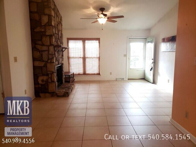 Building Photo - 3123 Glenmont Dr