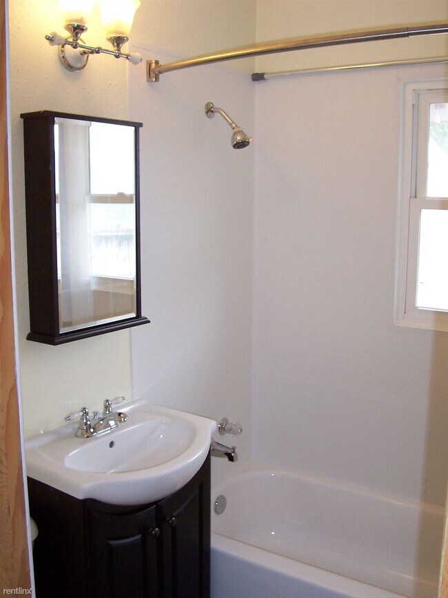 Building Photo - 3 br, 2 bath House - 2773 17th Ave N