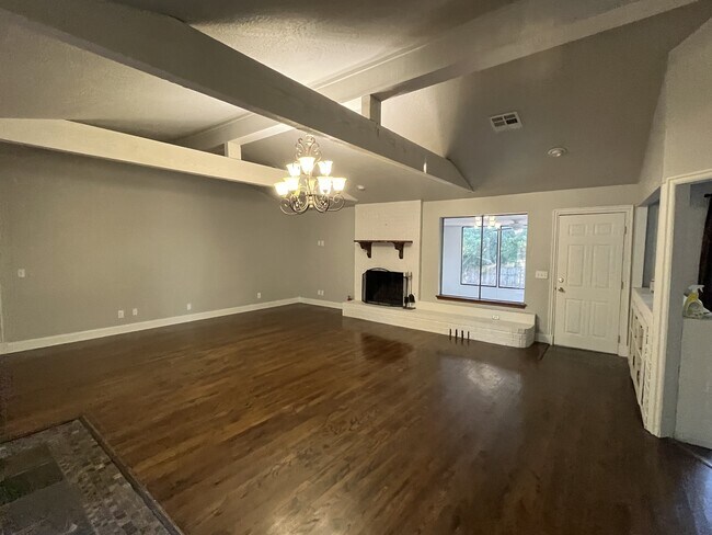 Foto del edificio - 1313 Brookhaven Dr