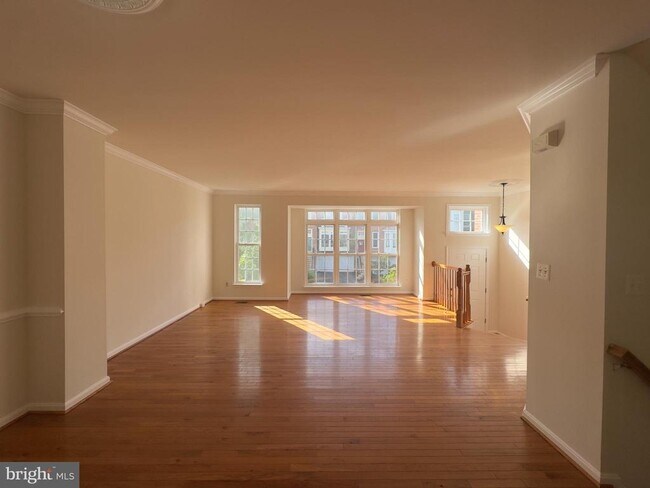 Foto del edificio - 24652 Kings Canyon Square