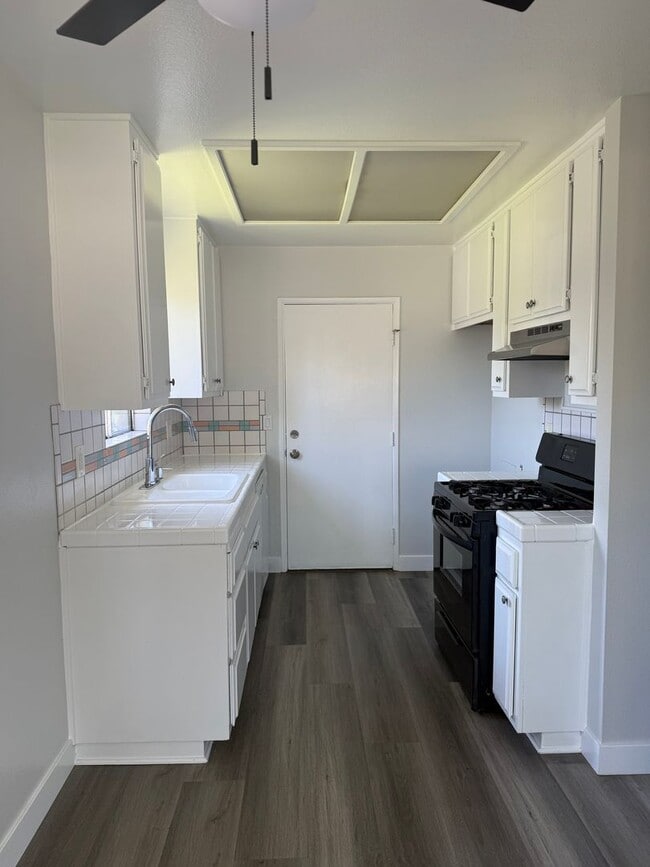 Foto del edificio - AWESOME 2 BEDROOM 1.5 BATH CONDO - AVALON ...