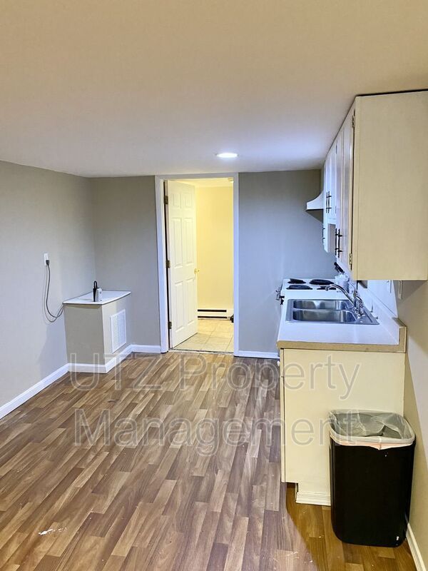 Foto principal - 3139 Westminster St