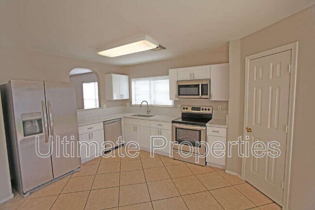 Building Photo - 10526 W Via Del Sol
