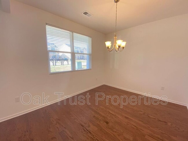 Building Photo - 9139 Parlor Dr