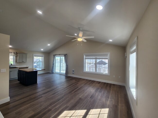 Building Photo - 69 Ivan Dr