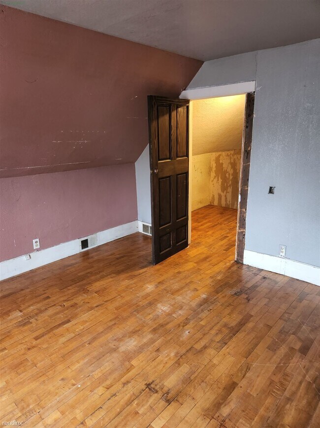 Building Photo - 3 br, 2 bath House - 313 Mine Street