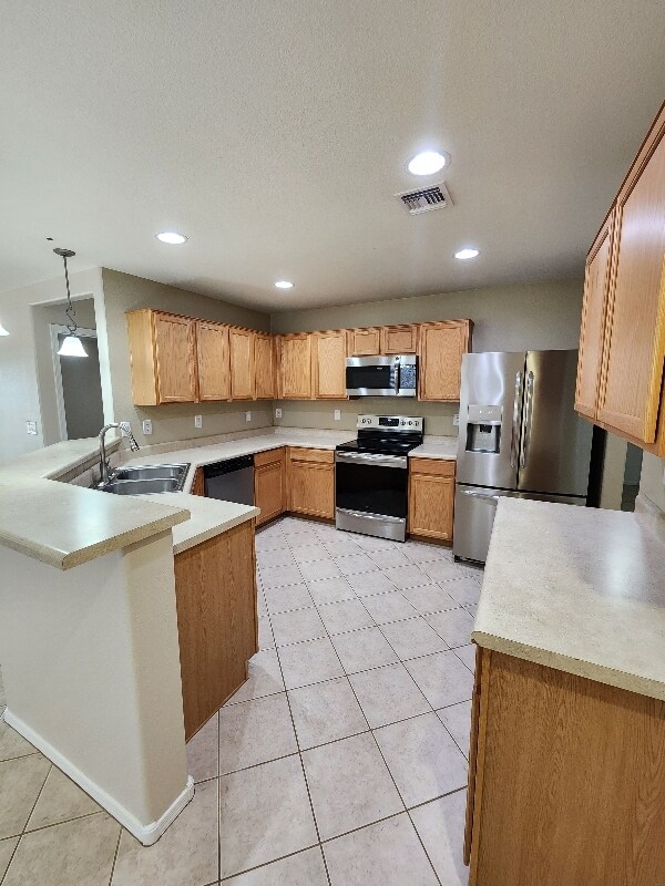 Foto del edificio - 955 E Leslie Ave