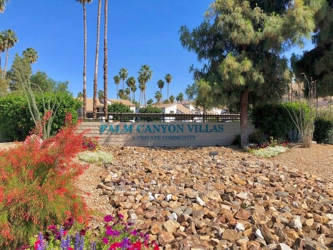 Foto del edificio - 5285 E Waverly Dr