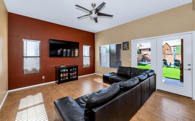 Foto del edificio - 11155 E Laurel Ln