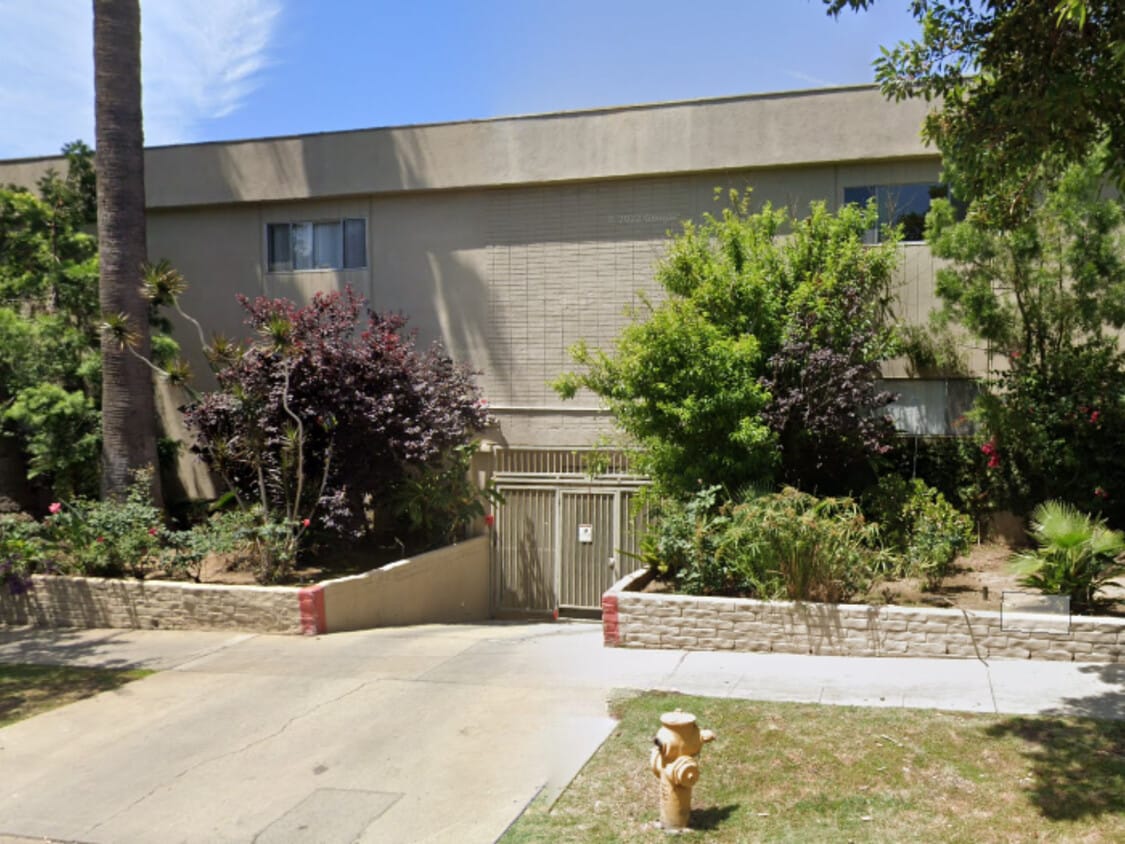 Primary Photo - 1031 N Harper Ave
