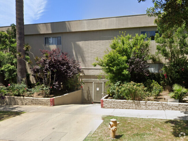 Building Photo - 1031 N Harper Ave