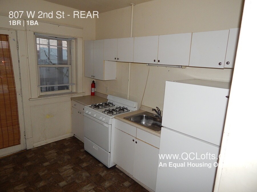 Primary Photo - 807 W 2nd St