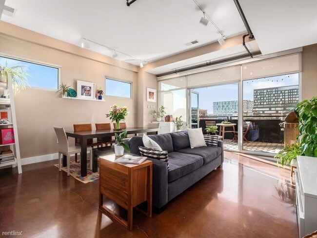 Building Photo - 1 br, 1 bath Condo - 199 S 5th St