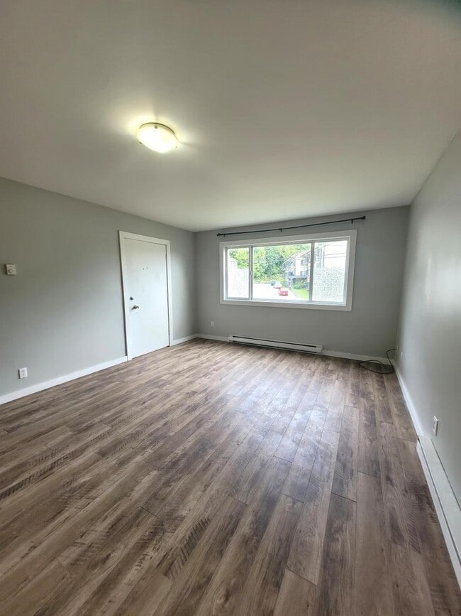 Building Photo - 1 bedroom in Prince Rupert BC V8J 1N1