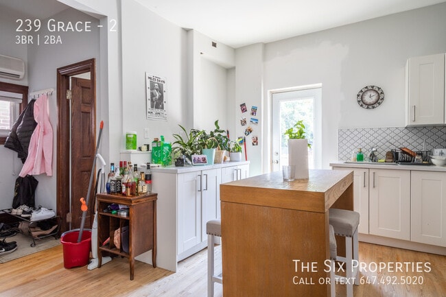 Building Photo - Little Italy Three Bedroom