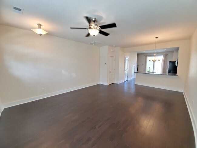 Foto del edificio - Beautiful townhouse close to uptown