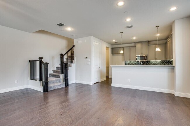 Building Photo - 6341 Fortuna Ln