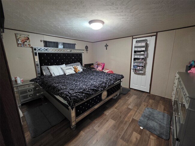 Building Photo - 2935 Calder Dr