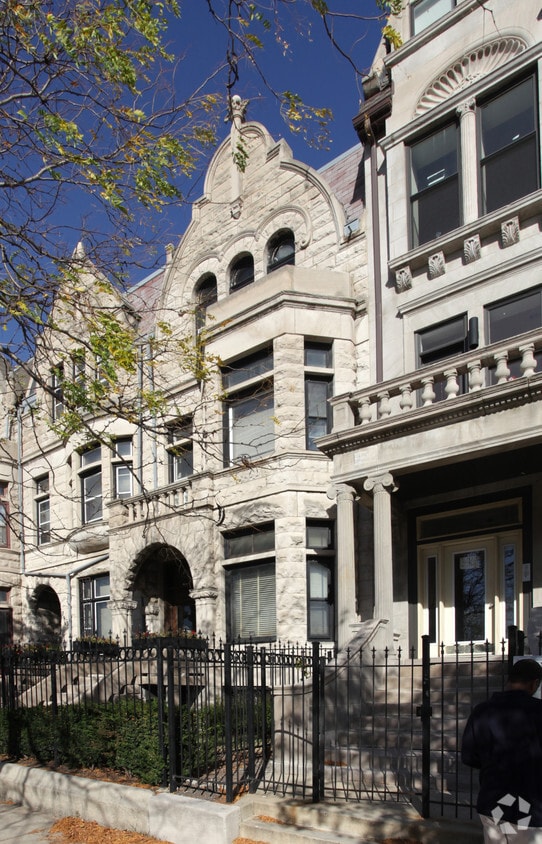 3965 S Drexel Blvd, Chicago, IL 60653 Apartments in Chicago, IL