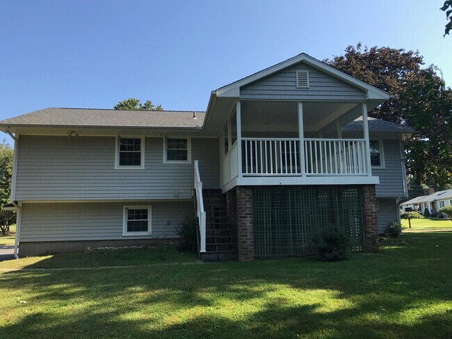 Building Photo - 17 Cottontail Rd