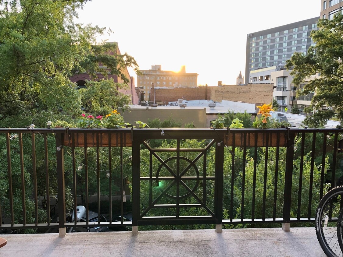 Balcony - 10 E Washington St